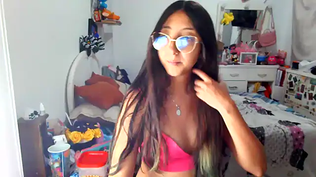 Nanylux online show from November 2025 02:22:02 AM