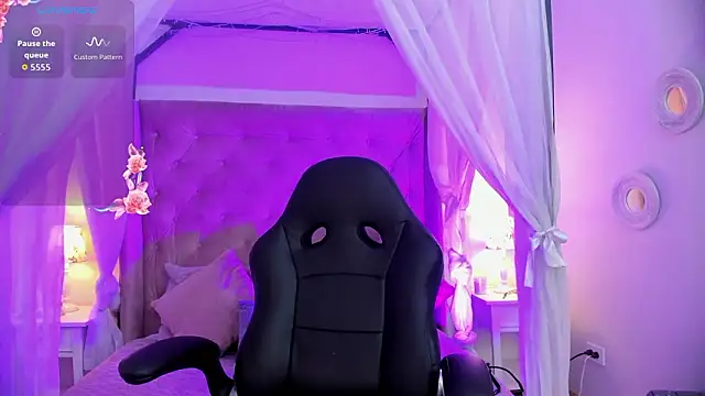 Snapshot of Annie_Petters chatting on February 2026 12:48:02 PM Annie Petters online show from February 2026 12:48:02 PM