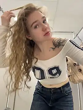 Snapshot of RussianWoman chatting on June 2026 02:27:01 AM RussianWoman online show from June 2026 02:27:01 AM