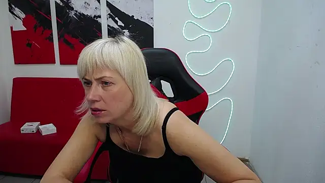 LaurenWishy online show from July 2026 05:05:01 PM
