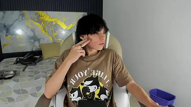 Sylasfrost online show from December 2025 08:03:01 PM