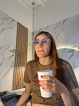 IsabelaStefano online show from December 2025 03:35:01 AM