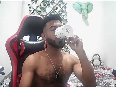 alberthot11 online show from December 2025 05:06:02 AM