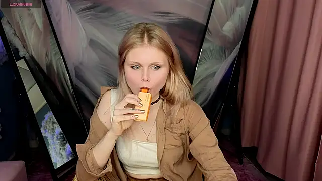 Snapshot of AnoraAmore chatting on November 2025 06:47:02 AM AnoraAmore online show from November 2025 06:47:02 AM