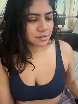 Snapshot of TiaBella_ chatting on February 2026 04:07:02 PM TiaBella online show from February 2026 04:07:02 PM