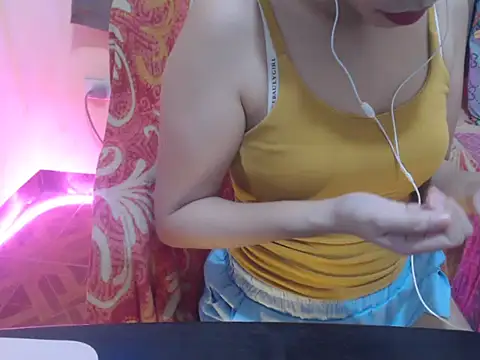 Snapshot of HotAsian_Yazzi69 chatting on March 2026 04:32:02 PM HotAsian Yazzi69 online show from March 2026 04:32:02 PM