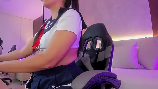 melaniejeannn  online show from March 2026 02:44:02 AM