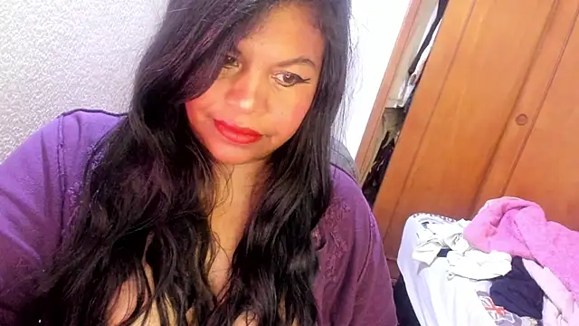 ebonycamelia online show from April 2026 09:01:02 PM