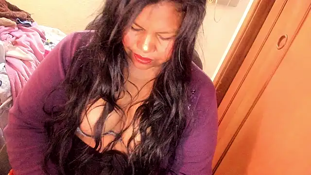 ebonycamelia online show from June 2026 06:19:02 PM