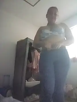 Snapshot of mamacalientica chatting on November 2025 04:12:01 AM mamacalientica online show from November 2025 04:12:01 AM