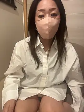 Snapshot of ---AN--- chatting on December 2025 03:43:01 PM ---AN--- online show from December 2025 03:43:01 PM