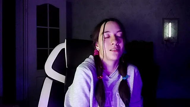 Snapshot of NildaGerrero chatting on November 2025 07:35:01 PM NildaGerrero online show from November 2025 07:35:01 PM