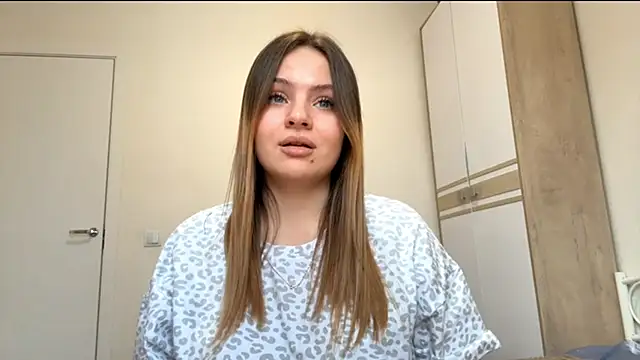 Snapshot of ShaGruninger chatting on November 2025 10:04:02 AM ShaGruninger online show from November 2025 10:04:02 AM