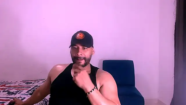 Snapshot of musclehetero chatting on November 2025 11:05:01 PM musclehetero online show from November 2025 11:05:01 PM