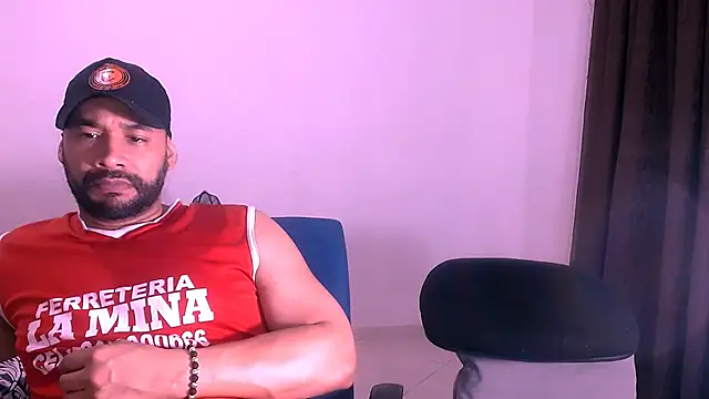 Snapshot of musclehetero chatting on November 2025 09:16:01 PM musclehetero online show from November 2025 09:16:01 PM