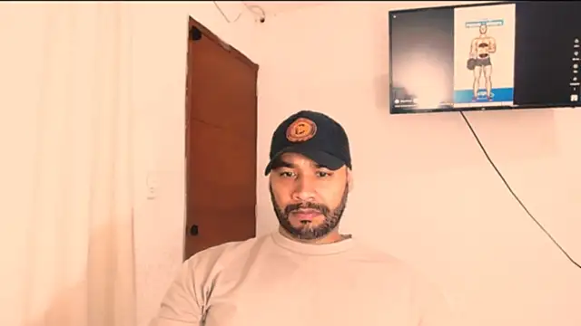 Snapshot of musclehetero chatting on January 2026 01:25:02 PM musclehetero online show from January 2026 01:25:02 PM