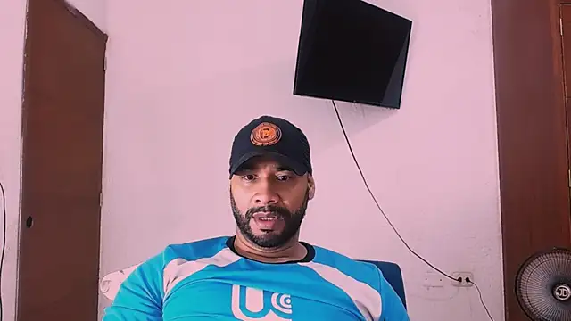 Snapshot of musclehetero chatting on January 2026 02:57:02 AM musclehetero online show from January 2026 02:57:02 AM