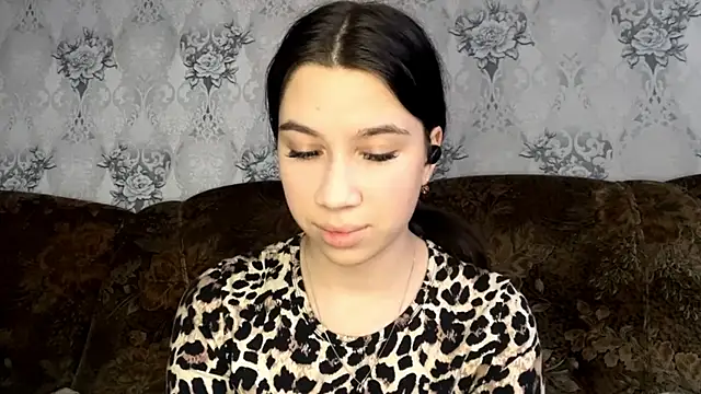 DebbiGoodknight online show from December 2025 09:47:02 AM