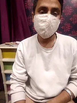 Snapshot of Cute_Lucky chatting on December 2025 09:13:02 PM Cute Lucky online show from December 2025 09:13:02 PM