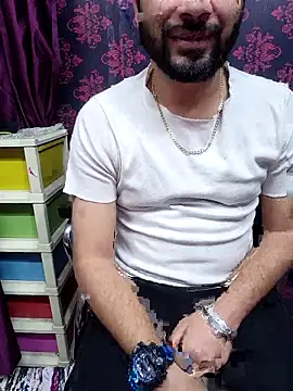 Snapshot of Cute_Lucky chatting on January 2026 10:01:02 PM Cute Lucky online show from January 2026 10:01:02 PM