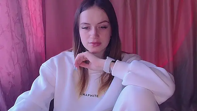 Illa May online show from March 2026 10:41:02 AM