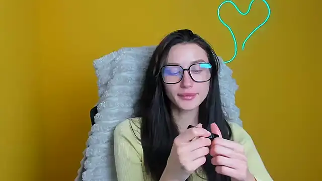 Stella XO online show from December 2025 12:47:01 PM