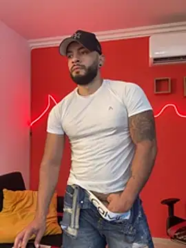 Snapshot of Mike_savage3 chatting on January 2026 12:20:01 PM Mike savage3 online show from January 2026 12:20:01 PM