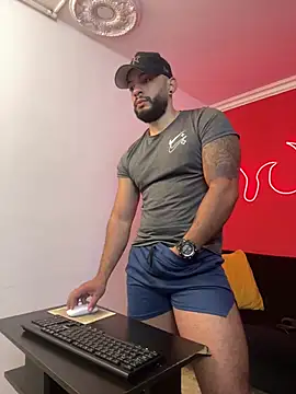 Snapshot of Mike_savage3 chatting on February 2026 12:21:01 PM Mike savage3 online show from February 2026 12:21:01 PM