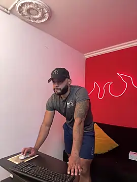 Snapshot of Mike_savage3 chatting on February 2026 12:15:01 PM Mike savage3 online show from February 2026 12:15:01 PM