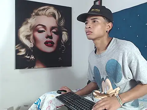 crissex3 online show from March 2026 12:31:01 PM