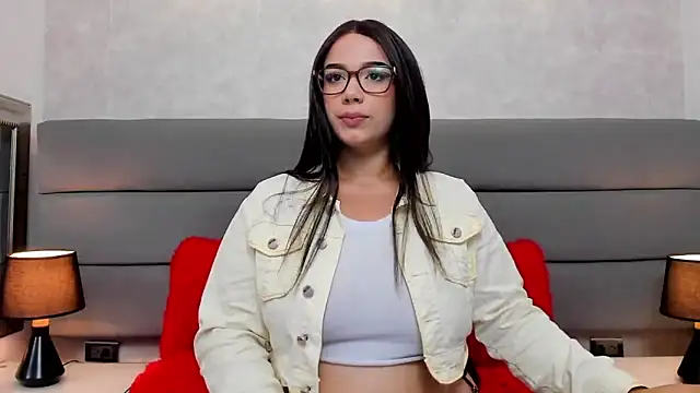 Snapshot of MillyHotsoon chatting on April 2026 03:11:01 AM MillyHotsoon online show from April 2026 03:11:01 AM