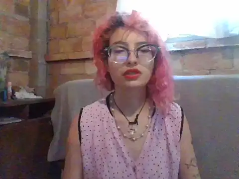 Snapshot of Madolina chatting on November 2025 03:23:02 PM Madolina online show from November 2025 03:23:02 PM