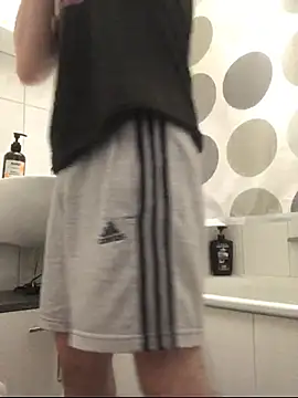 Spielzeugtwink online show from June 2026 09:24:01 PM