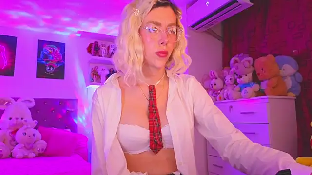 Snapshot of MadamBarbiee chatting on November 2025 11:50:01 PM MadamBarbiee online show from November 2025 11:50:01 PM