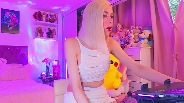 Snapshot of MadamBarbiee chatting on January 2026 10:01:01 PM MadamBarbiee online show from January 2026 10:01:01 PM