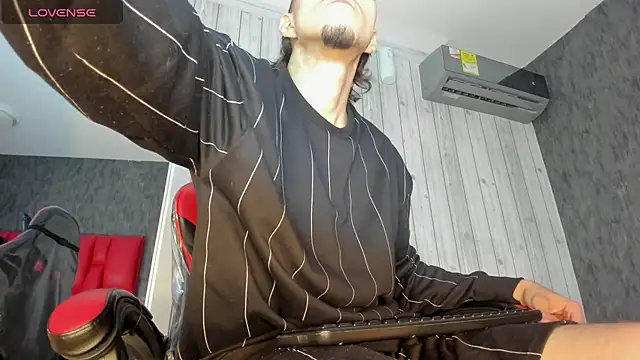 Snapshot of yeikoox chatting on November 2025 03:38:01 AM yeikoox online show from November 2025 03:38:01 AM