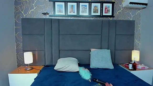 monserrat cutte online show from December 2025 03:56:02 AM