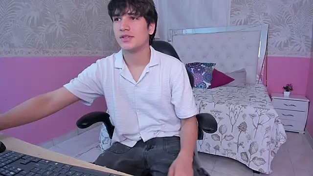 JakeSummer  online show from November 2025 01:44:02 PM