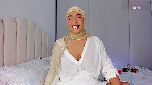 Amira-Zahra online show from March 2026 10:09:01 AM