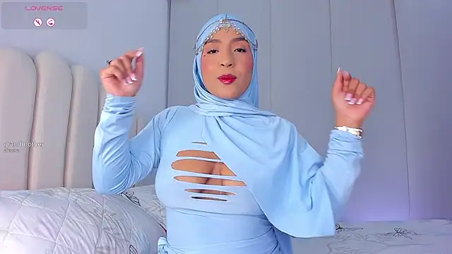 Snapshot of Amira-Zahra chatting on August 2026 10:24:02 PM Amira-Zahra online show from August 2026 10:24:02 PM