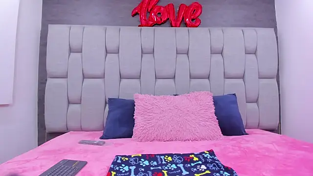 Snapshot of Sarita_Ass chatting on April 2026 04:39:02 AM Sarita Ass online show from April 2026 04:39:02 AM