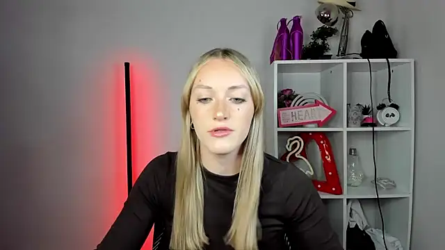 EvelynBlond online show from May 2026 12:35:02 PM