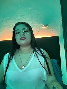 Snapshot of LouisaAlcott chatting on November 2025 10:53:02 PM LouisaAlcott online show from November 2025 10:53:02 PM