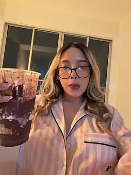 saliha pinky  online show from February 2026 12:04:02 AM