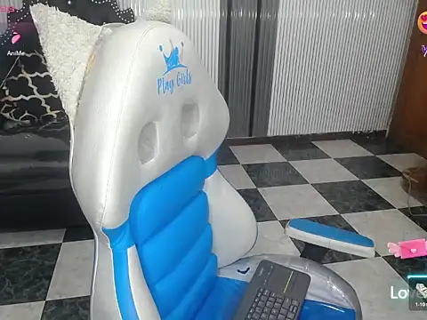 Snapshot of babyschoolgiirl chatting on December 2025 02:08:02 AM babyschoolgiirl online show from December 2025 02:08:02 AM