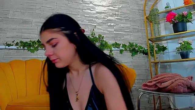 Snapshot of SerennaNoir chatting on December 2025 05:46:01 AM SerennaNoir online show from December 2025 05:46:01 AM