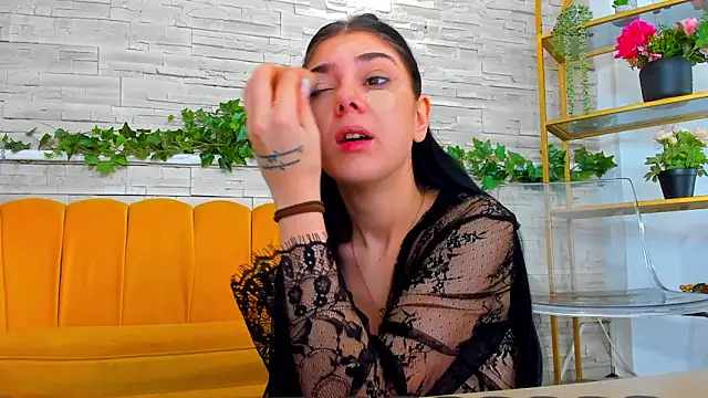 Snapshot of SerennaNoir chatting on December 2025 05:47:02 AM SerennaNoir online show from December 2025 05:47:02 AM