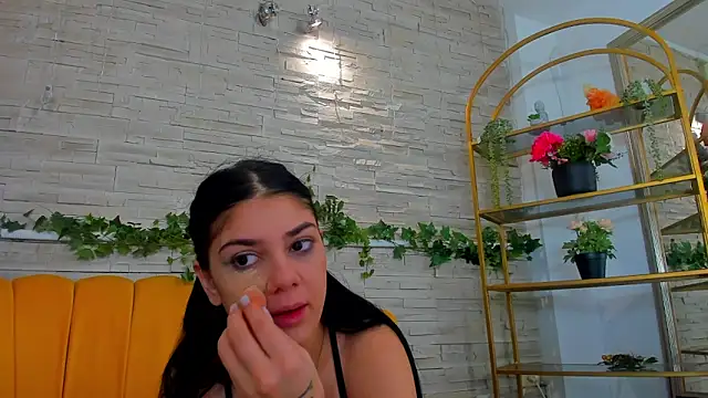 Snapshot of SerennaNoir chatting on December 2025 05:37:01 AM SerennaNoir online show from December 2025 05:37:01 AM