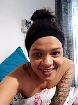 Snapshot of Cadence28 chatting on November 2025 04:14:02 AM Cadence28 online show from November 2025 04:14:02 AM