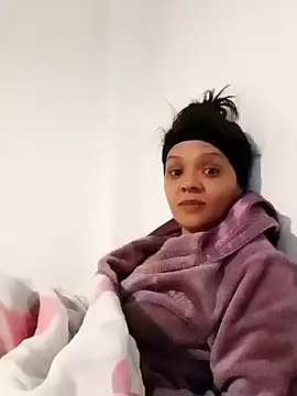 Snapshot of Cadence28 chatting on December 2025 04:19:01 AM Cadence28 online show from December 2025 04:19:01 AM